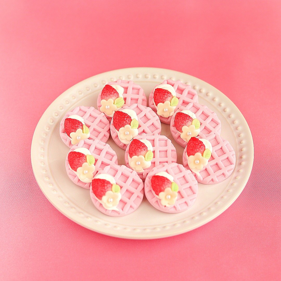 Red strawberry waffle (brooch) - 胸针 - 粘土 粉红色