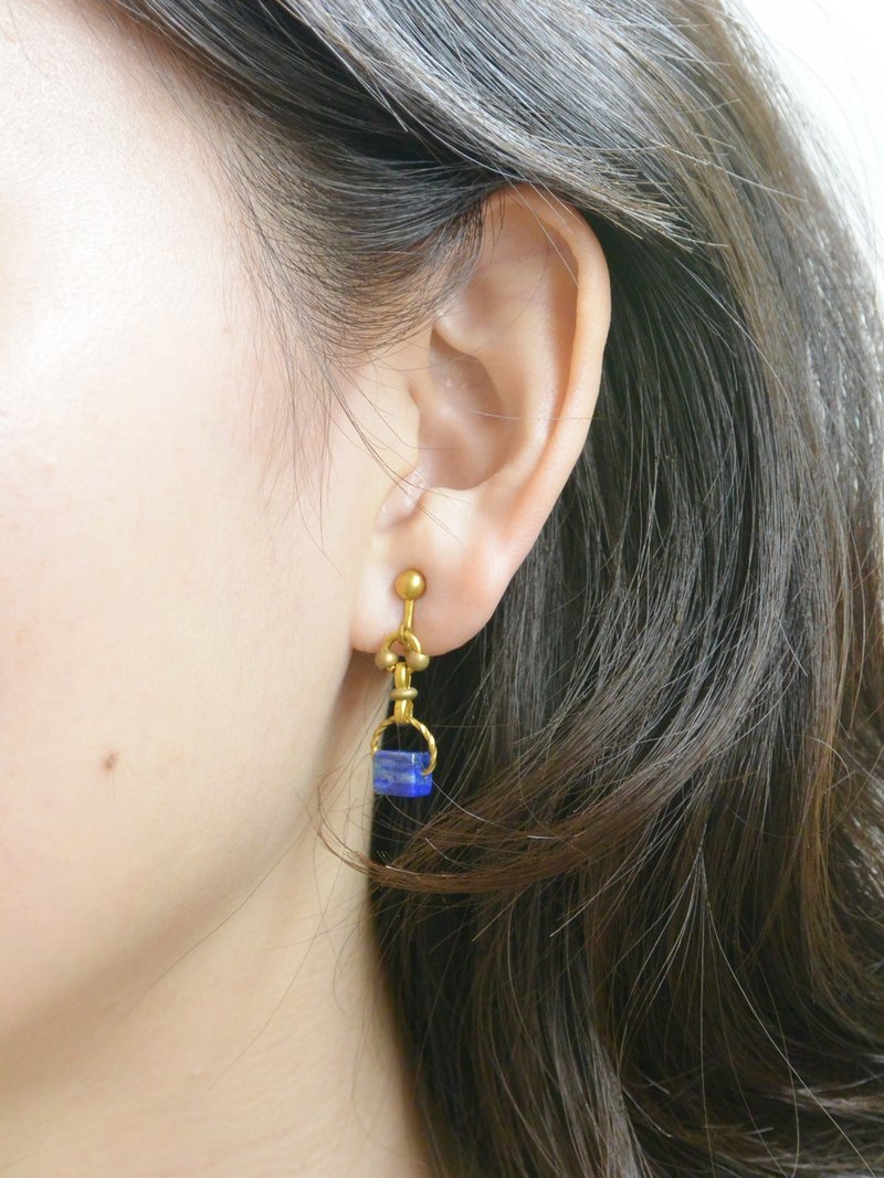 垂坠女孩-方方青金石黄铜垂坠摇晃 - 耳环/耳夹 - 其他金属 蓝色