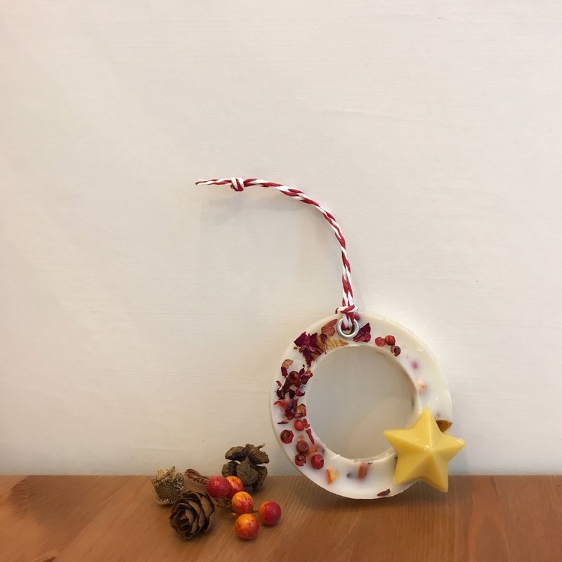 圣诞节星星花圈精油香砖(28g+礼盒包装) - 香薰/精油/线香 - 蜡 黄色