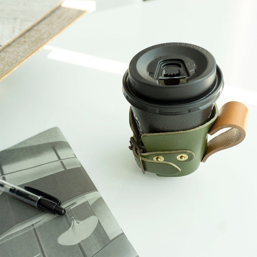 Tochigi Leather [Convenience Store Cup Holder] Cup Holder Camel Leather HG18K - 随行杯提袋/水壶袋 - 真皮 绿色