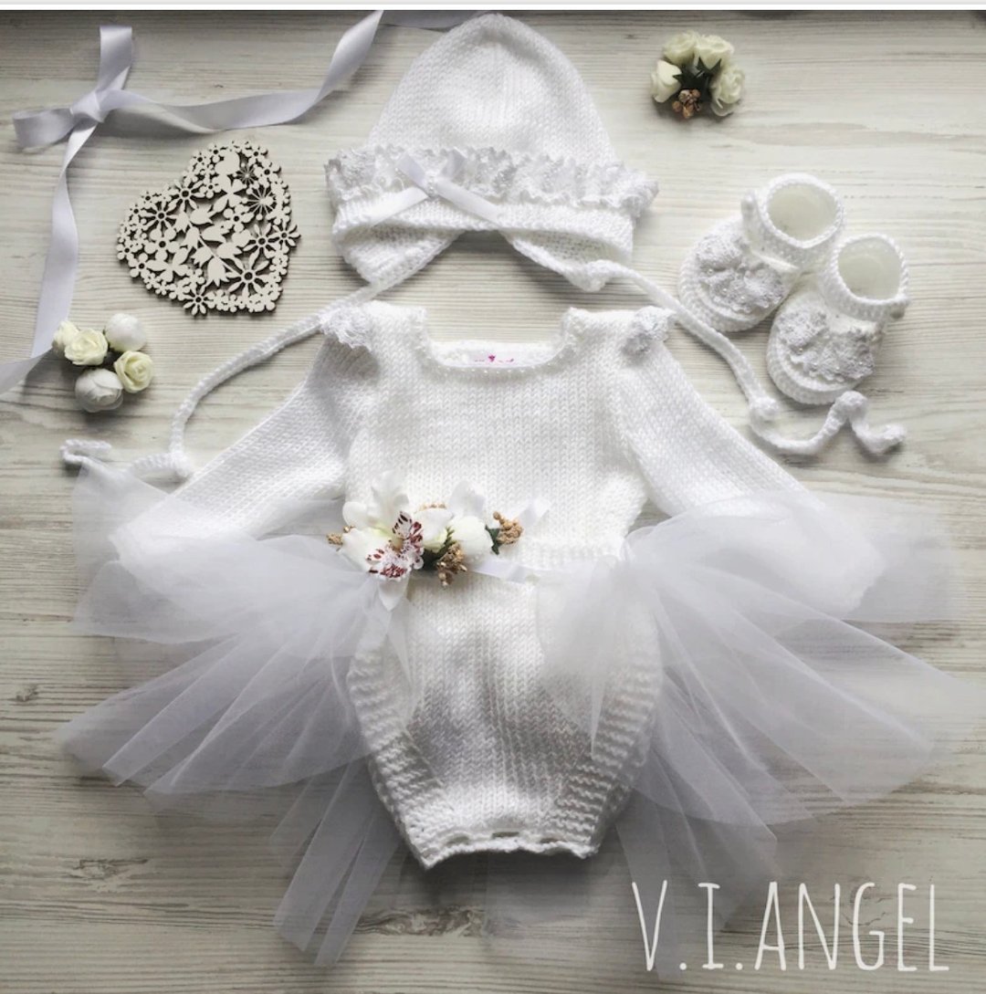 Hand knit white romper, tutu skirt, hat and booties for baby girl. - 包屁衣/连体衣 - 其他材质 