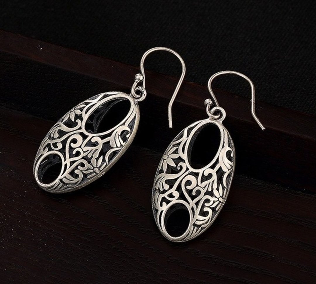 S999 Fine Silver Women Retro Ethnic Oval Dangle Earrings Palace Designer Jewelry - 耳环/耳夹 - 纯银 银色