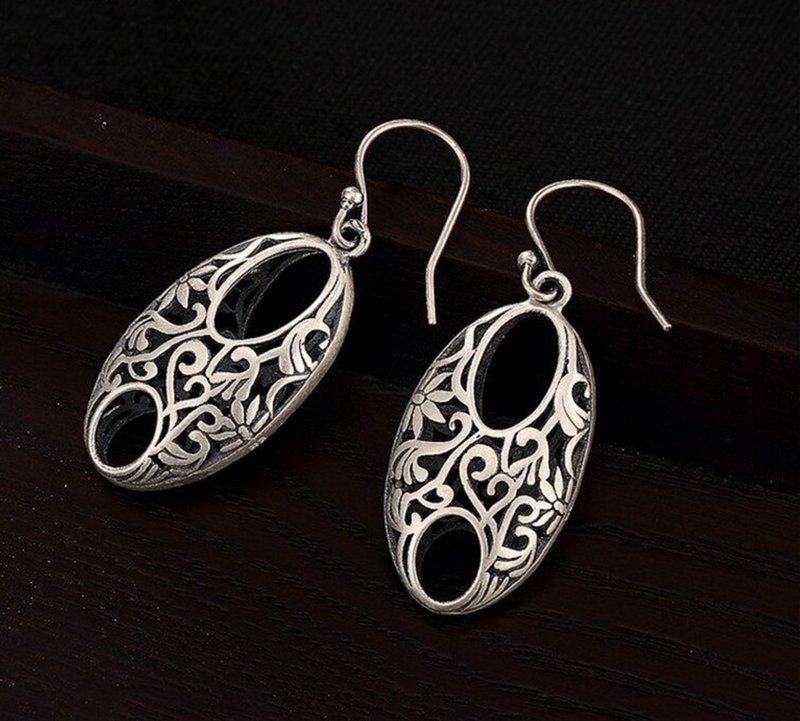 S999 Fine Silver Women Retro Ethnic Oval Dangle Earrings Palace Designer Jewelry - 耳环/耳夹 - 纯银 银色