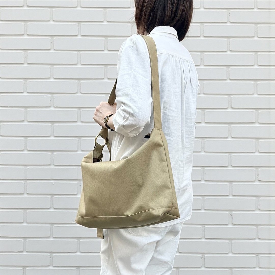 DRIFTER-M 米色 拨水加工 CORDURA 尼龙斜背包 - 侧背包/斜挎包 - 尼龙 卡其色