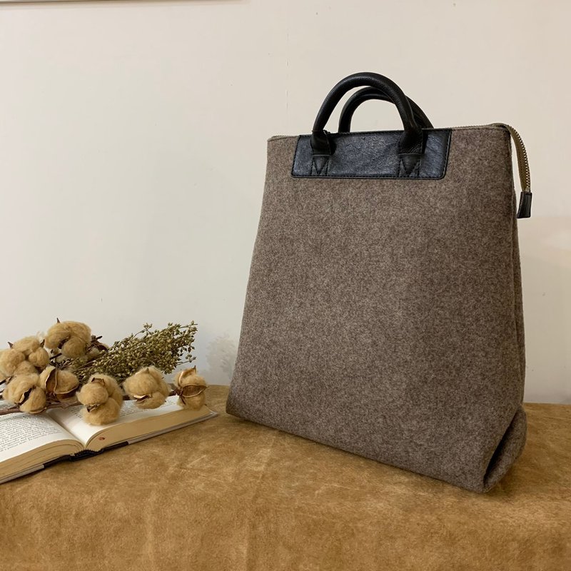 PET bottle recycled felt x cowhide A4 rucksack 3 colors available Rucksack A4 storage Light genuine leather Eco-sustainable M0072 - 后背包/双肩包 - 环保材料 咖啡色