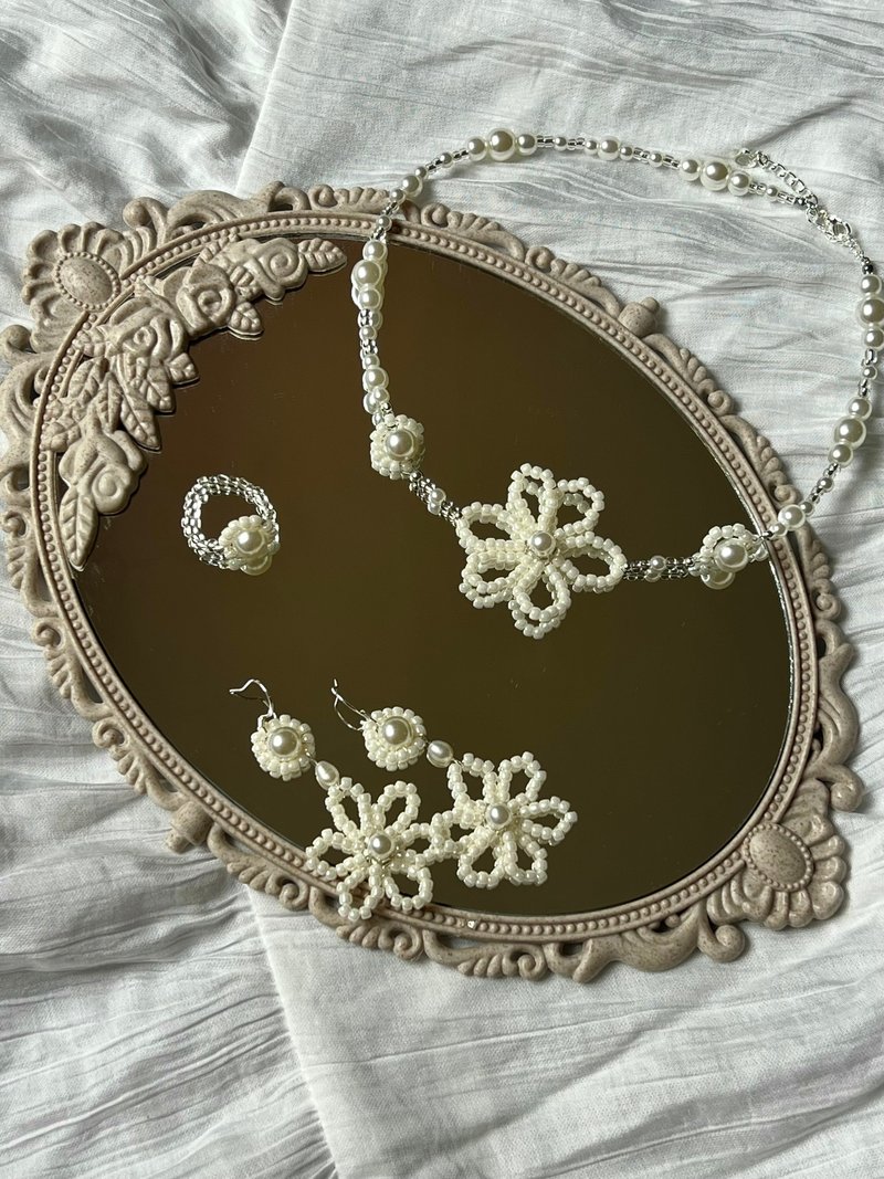 Daisy in Pearl SET丨珍珠花花手工串珠套装 - 项链 - 珍珠 