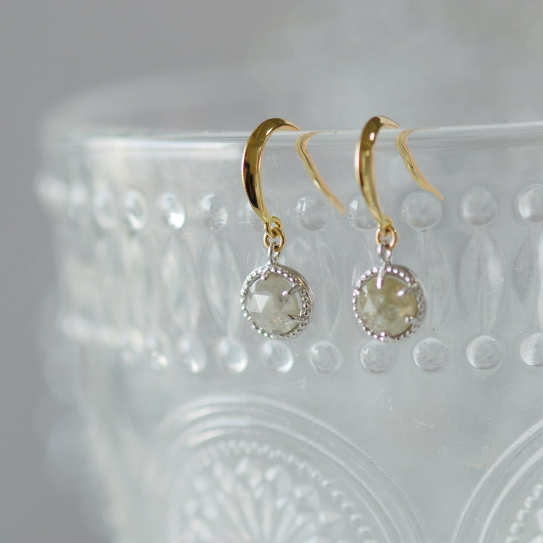 Rose cut natural diamond pierced earrings [one point of limit] - 耳环/耳夹 - 宝石 白色