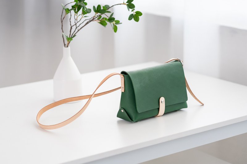 【客订版】TANGENT LINEAR三角真皮斜挎包 绿色 - 侧背包/斜挎包 - 真皮 多色