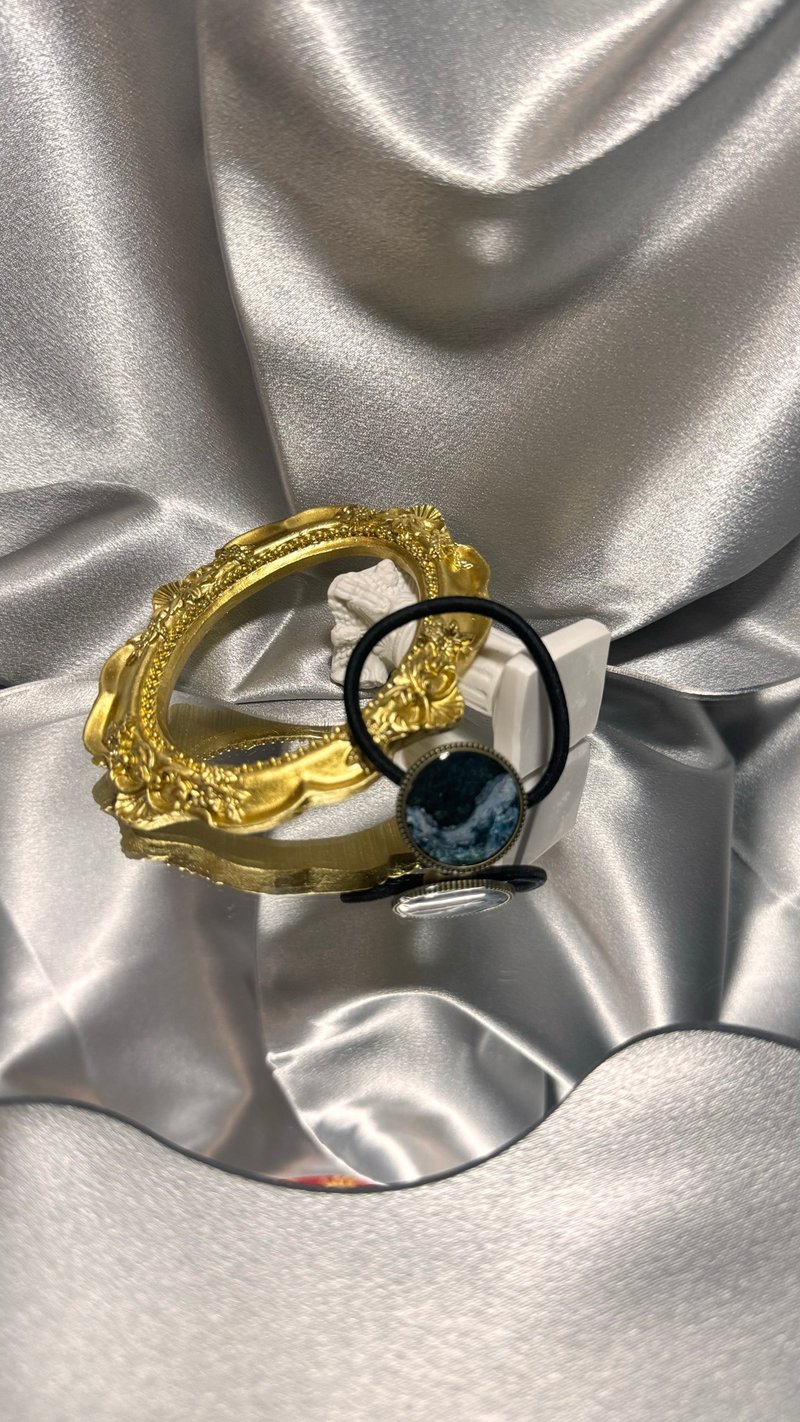 流体吊坠/ 1.2 x 6cm / 配啡色或黑色蜡绳颈链 - 发饰 - 压克力 蓝色