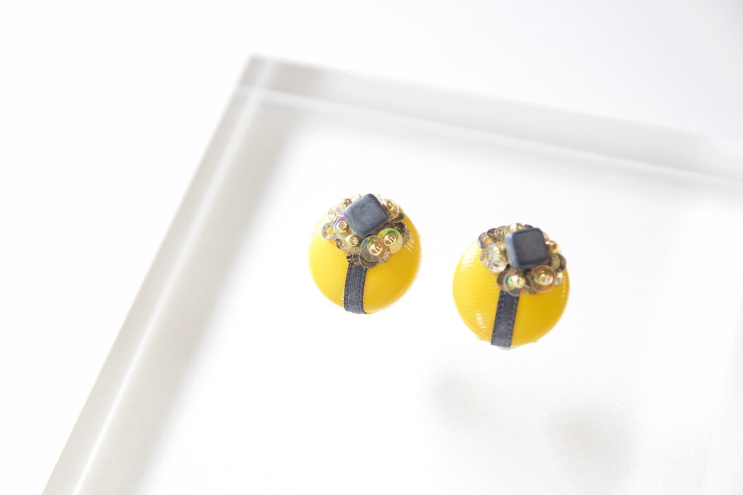 Color Earrings - 耳环/耳夹 - 其他材质 黄色