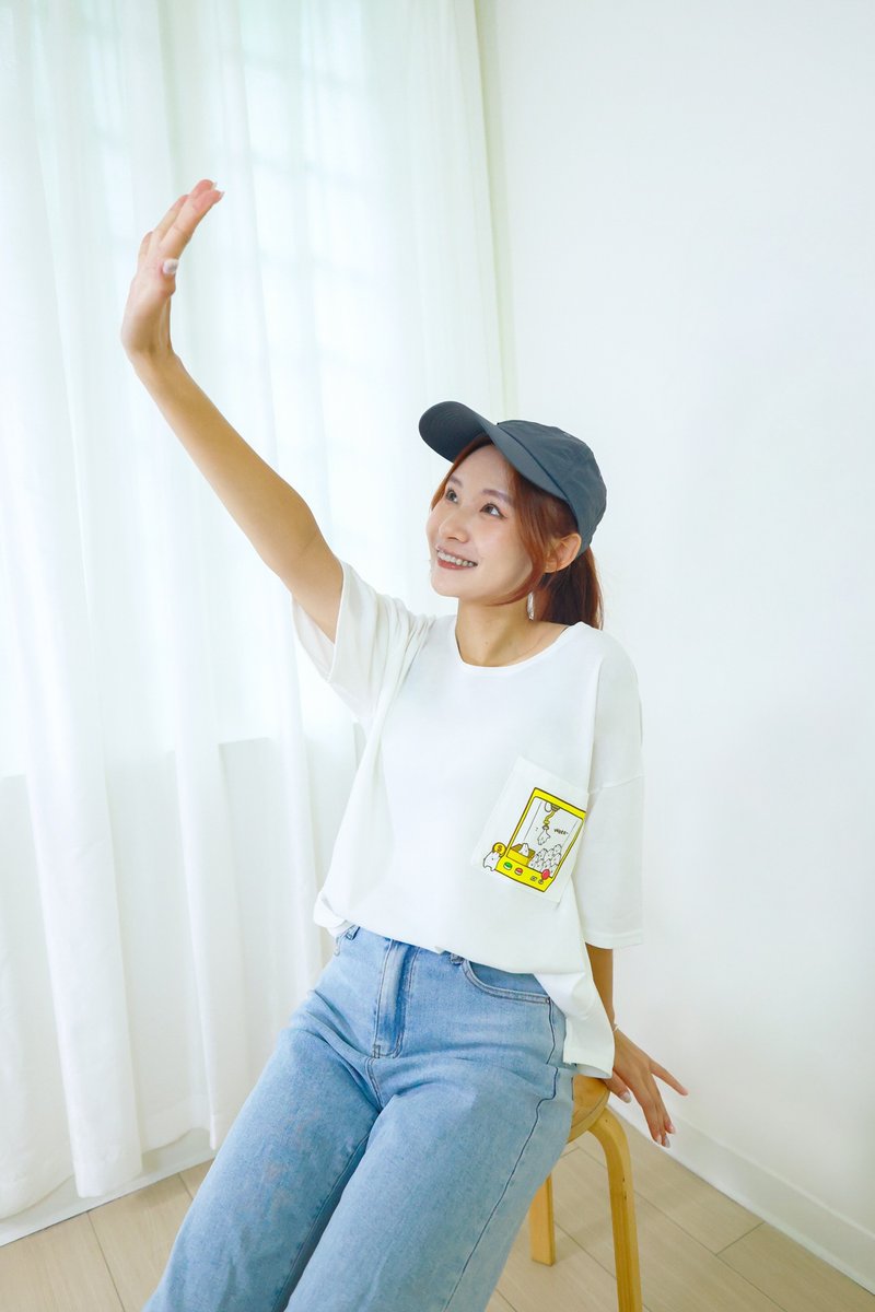 小口袋Tee-麻糬兔娃娃机 (清新白) - 女装 T 恤 - 棉．麻 白色