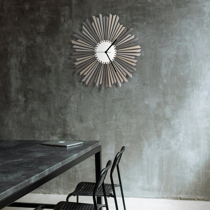 The Sirius - 优雅的银色/灰色木质挂钟 - 时钟/闹钟 - 木头 银色