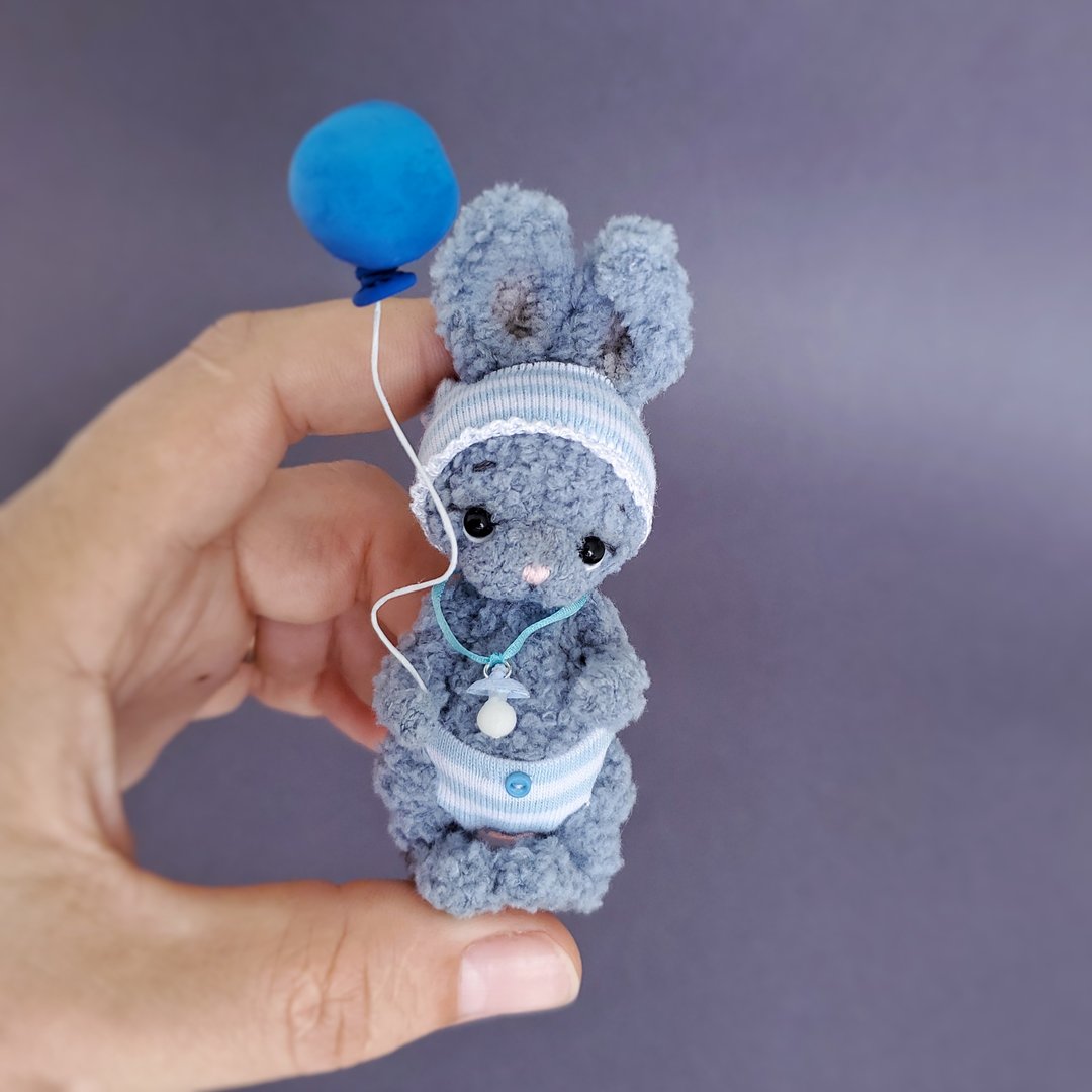 Ooak artist mini stuffed Bunny. Dollhouse miniature. Doll pet. Microtoysby - 玩偶/公仔 - 棉 灰色