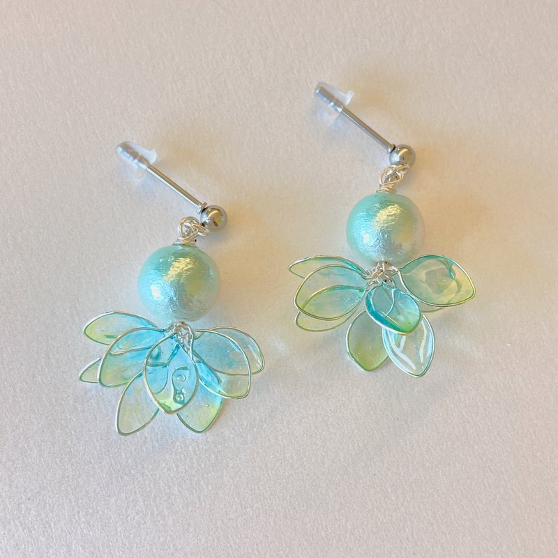 【AurorA百宝盒】A040─跳舞精灵─绿黄-耳针 - 耳环/耳夹 - 树脂 