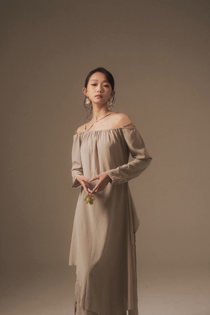 雾绿平肩抽绳后绑带洋装 - 洋装/连衣裙 - 其他材质 绿色