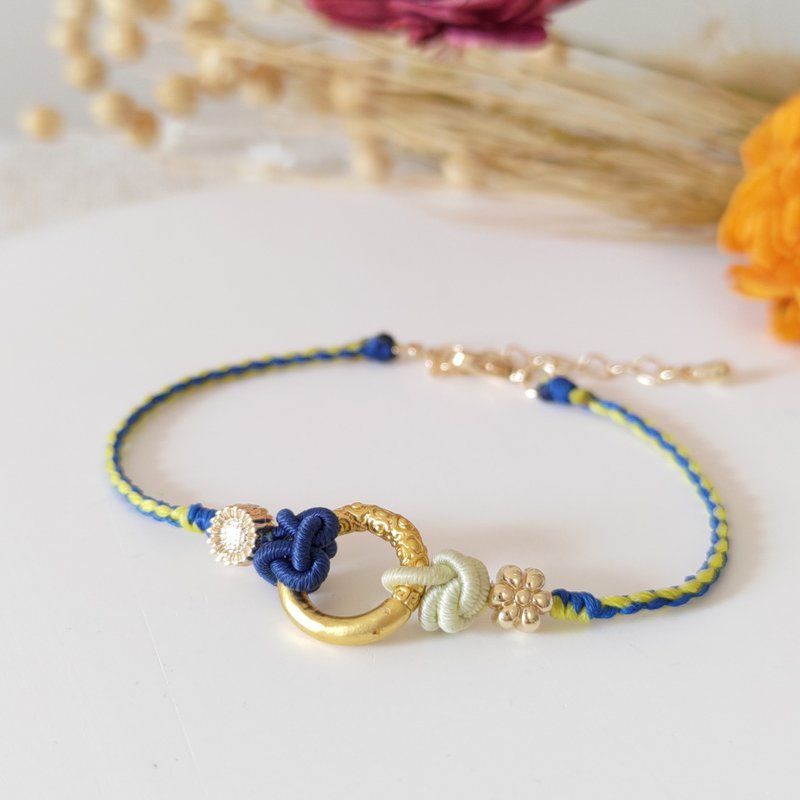 绕线编织结艺手绳 / 蜡线款 / 爱心酒窝结 - 手链/手环 - 其他人造纤维 