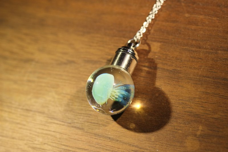 Jellyfish Lightbulb (green) 水母灯 (绿色) - 颈链 - 玻璃 绿色