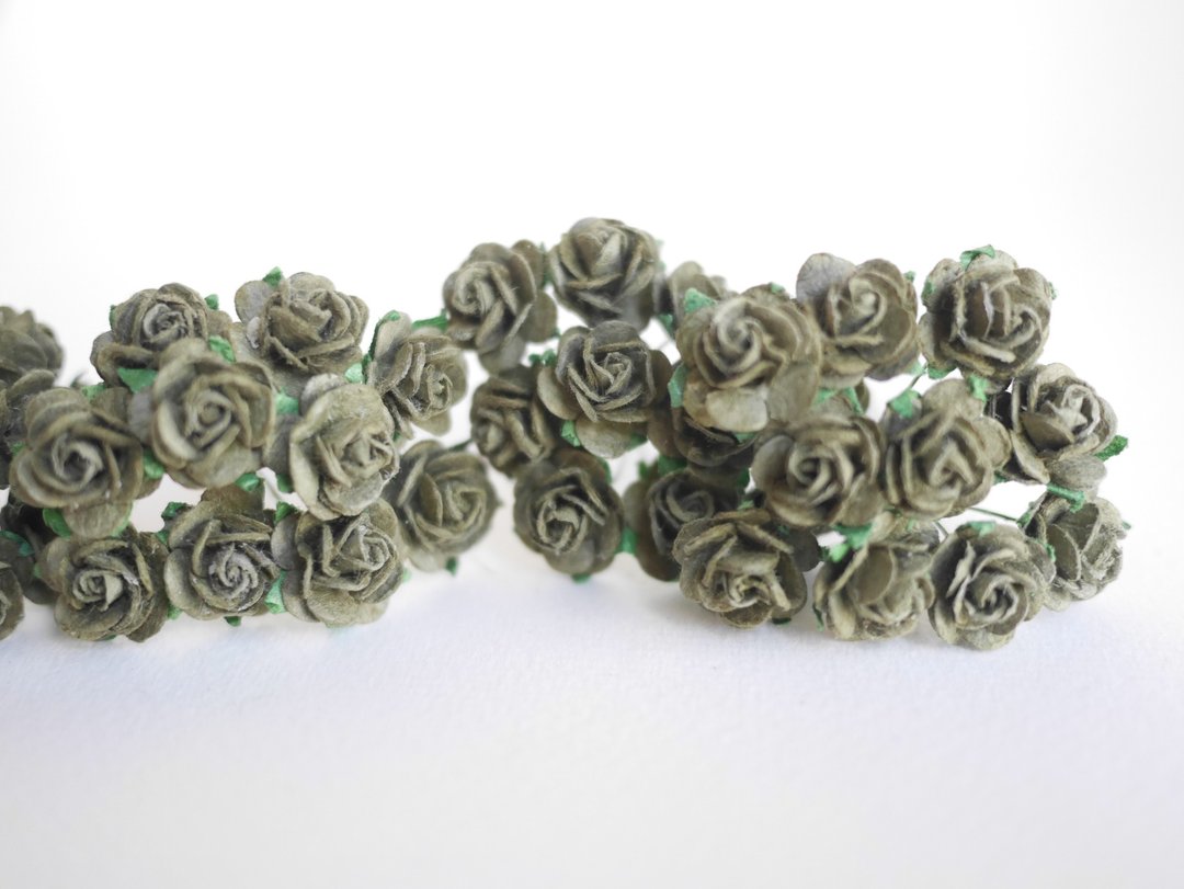 paper flower centerpiece supplies, 100 pcs. smal rose, size 1.5 cm., green color - 木工/竹艺/纸艺 - 纸 绿色