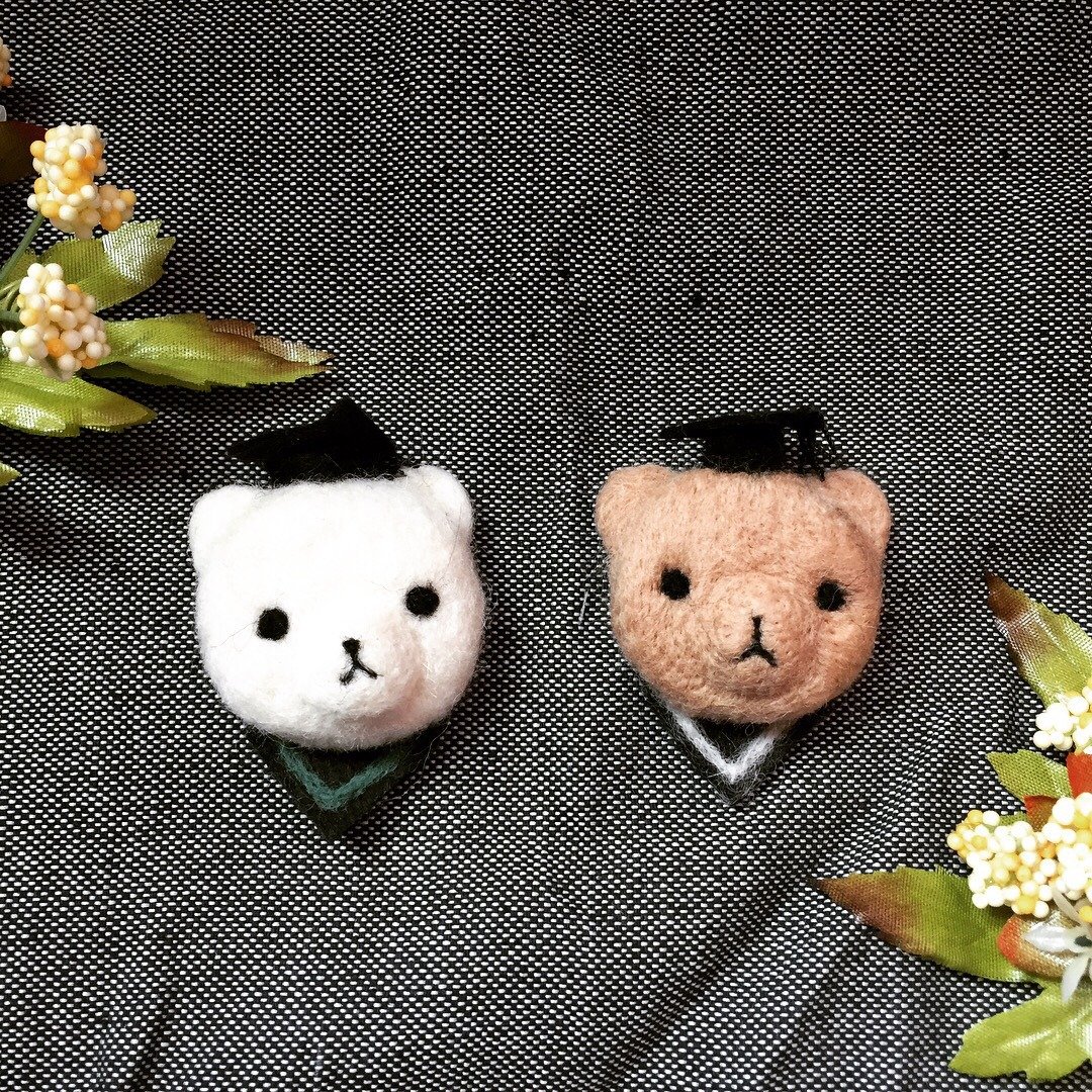 羊毛毡手作 - 毕业熊别针 / 发圈 1人开班 - 编织/羊毛毡/布艺 - 羊毛 