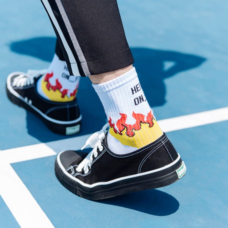 燃烧反应 白底红 厚底中性袜子 - 袜子 - 棉．麻 多色