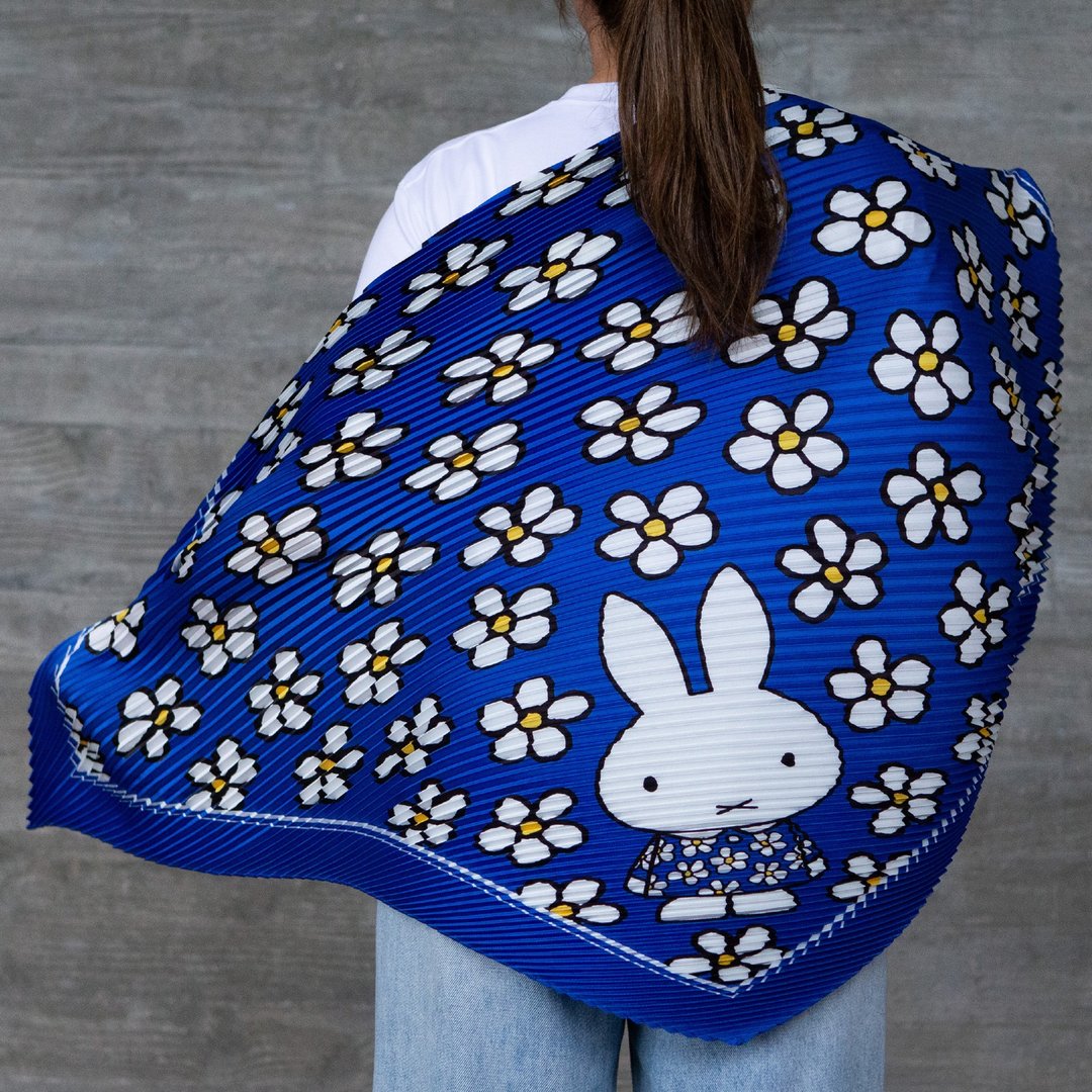 【Pinkoi x miffy】皱折围巾 【限定发售】 - 丝巾 - 聚酯纤维 多色