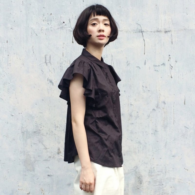 【蝴蝶战士】浪花袖百搭衬衫-黑夜骑士 - 女装衬衫 - 棉．麻 黑色