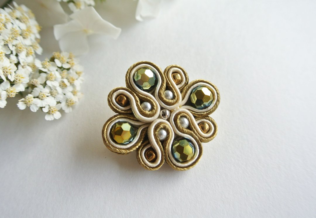 Golden Brooch Pin Beaded Embroidered Soutache ornament royal brooch gold bronze - 胸针 - 其他材质 金色