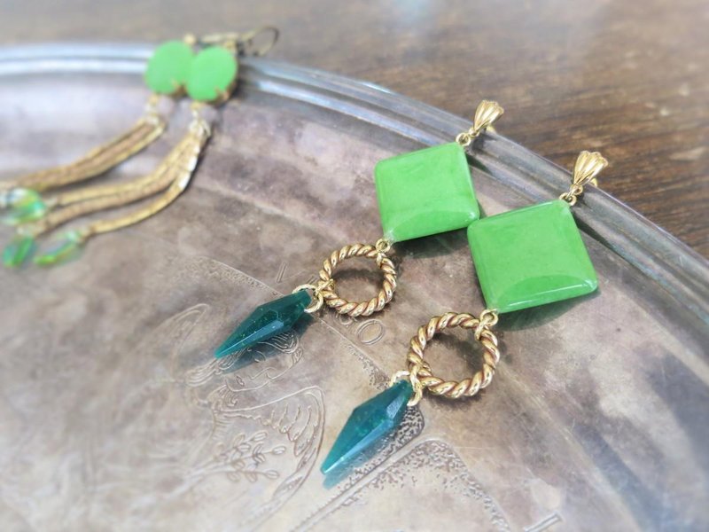 Vintage glass earrings vintage pierced earrings <PE-GLC2> - 耳环/耳夹 - 玻璃 绿色