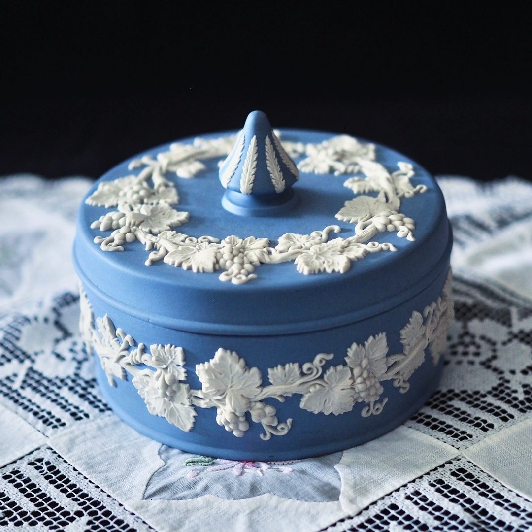 1970 年英国 Wedgwood jasperware 大 饰物盒 - 其他 - 陶 蓝色