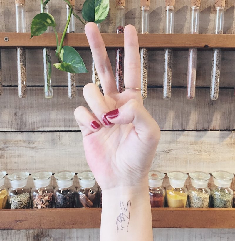 | 手势图案 | 2入纹身贴纸 花草系微刺青 动动手指头 借我你的手 - 纹身贴 - 纸 