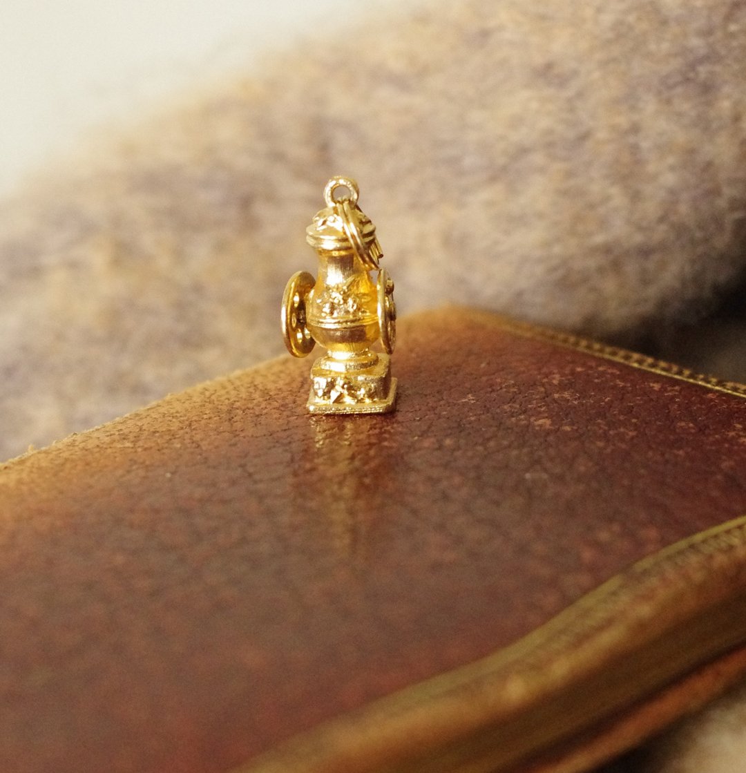 古董金色立体消防栓打火兄弟 消防员 坠子 项链 AVON CH279 - 项链 - 其他金属 金色