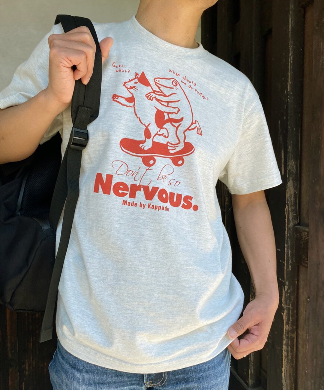 Cat and Blue Frog T-shirt Oatmeal Unisex - 女装 T 恤 - 棉 灰色