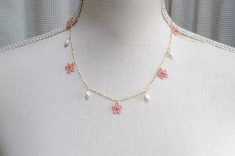Tatting lace and freshwater pearl necklace Sakura - 项链 - 棉．麻 粉红色