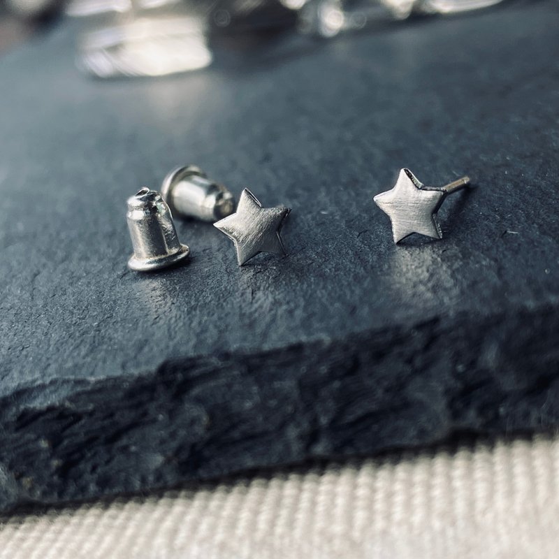 纯银 星星 耳针 定制化姓名 S146 - 耳环/耳夹 - 纯银 银色