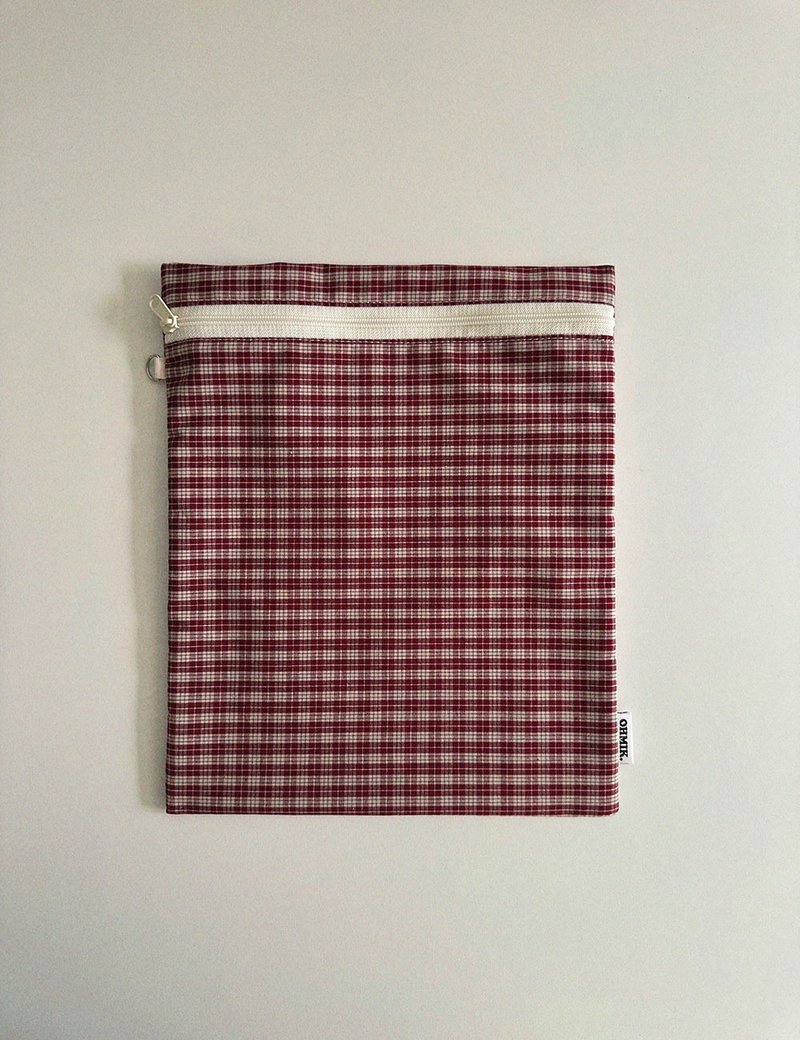 iPad 书本收纳袋 009 红格纹 - 书衣/书套 - 棉．麻 红色