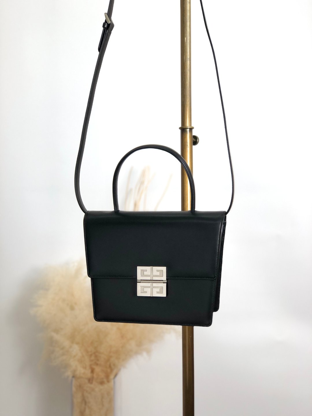 【 日本直送 名牌中古包 】GIVENCHY 纪梵希 侧背包 黑色 银色 Logo 皮革 2way vintage 复古 5d4up3 - 侧背包/斜挎包 - 真皮 黑色