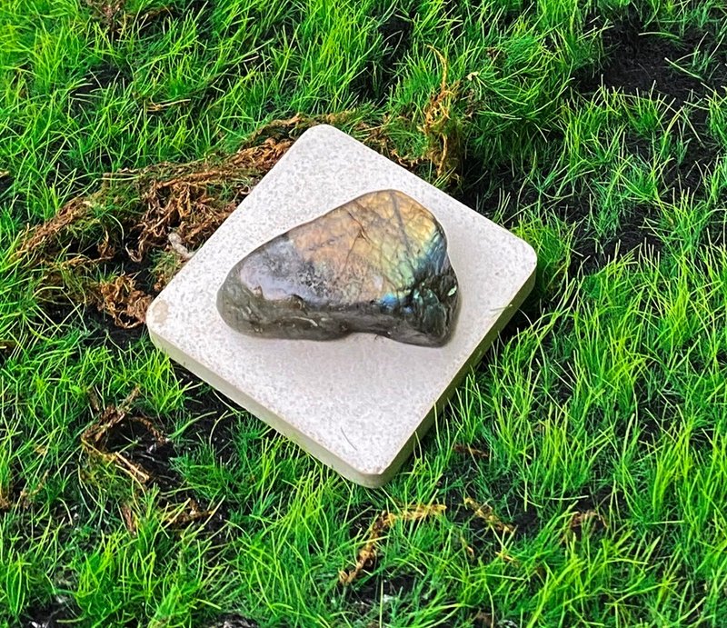 能量摆饰-天然可爱小岛屿拉长石原石 能量 疗愈 旺姻缘 财运水晶 - 摆饰 - 水晶 多色