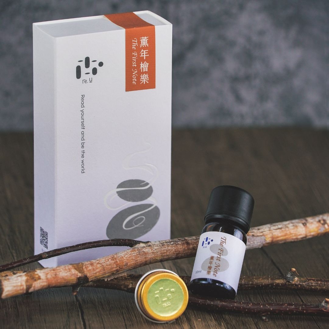 复方纯精油 - 薰年桧乐 (含小扩香石) - 香薰/精油/线香 - 精油 金色