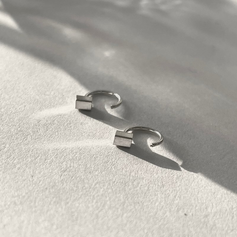 │简约│小砖块 • 极简耳针 • 纯银耳环 • 可碰水 • 抗过敏 - 耳环/耳夹 - 纯银 