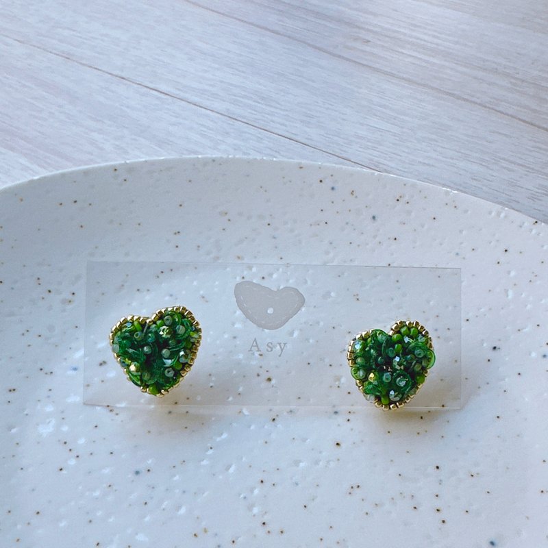 光影拾遗系列 - 翠绿爱心耳环 - 耳环/耳夹 - 环保材料 绿色