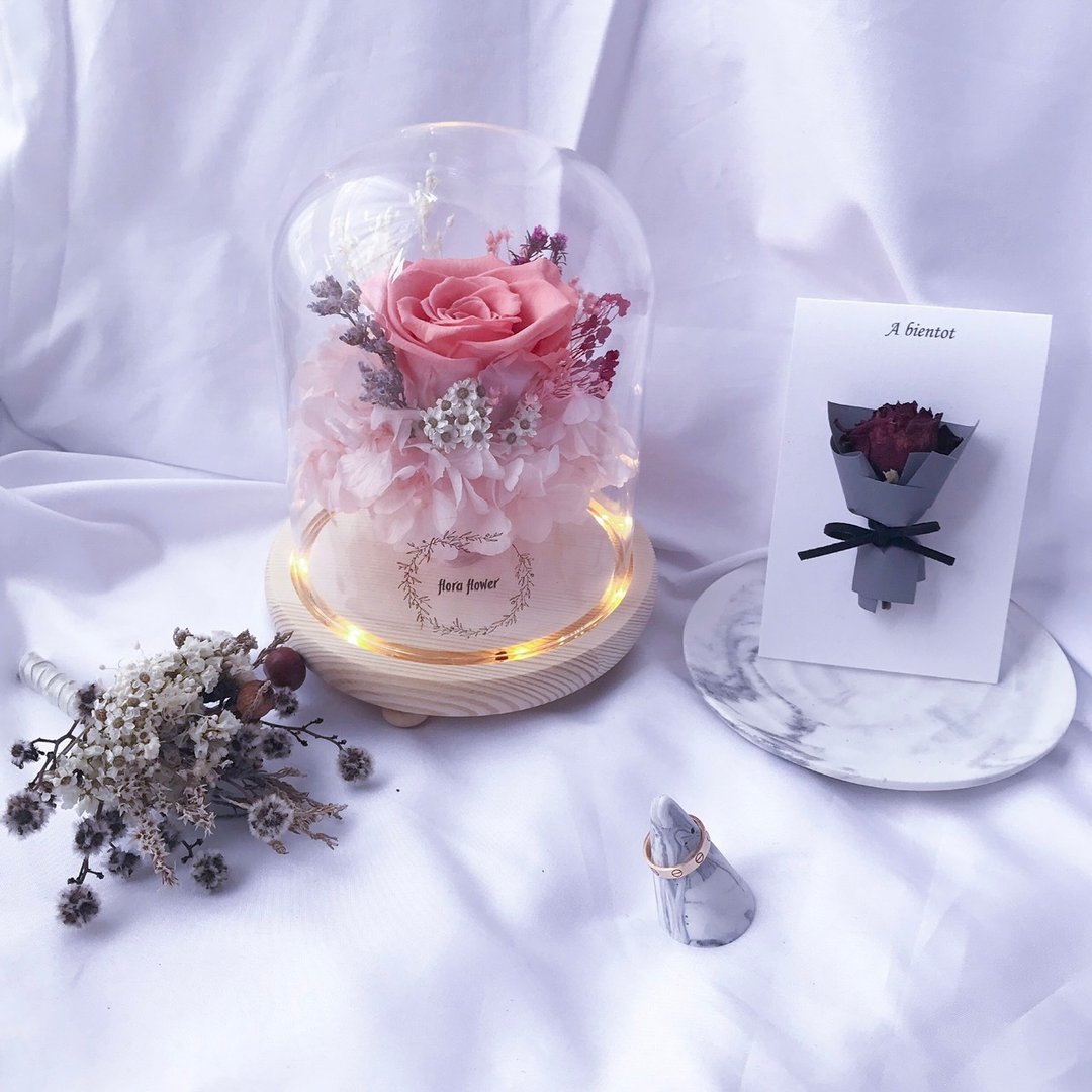 情人节玫瑰夜灯-永生花夜灯/热销款/居家摆饰/厄瓜多尔尔尔玫瑰 - 植栽/盆栽 - 植物．花 透明