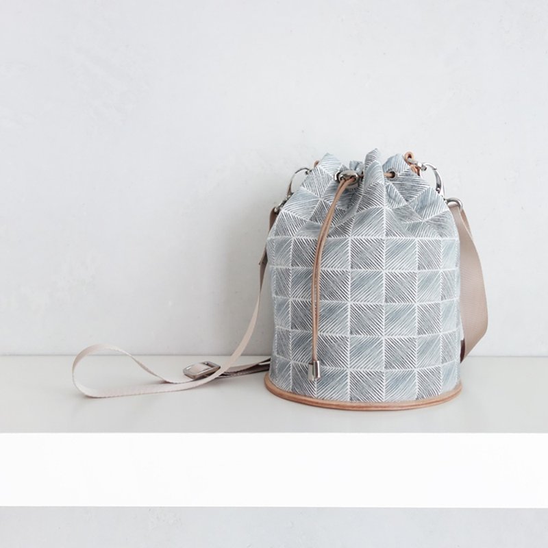 Neutral 水桶包 斜背包 侧背包 通勤 生日 闺蜜交换 聖誕節禮物 - 侧背包/斜挎包 - 棉．麻 灰色