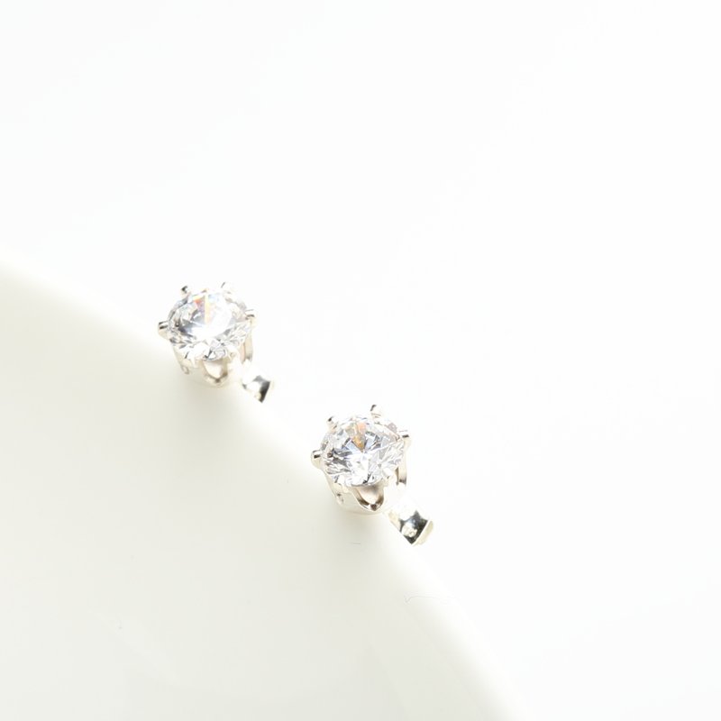 【Angel & Me】六爪 皇冠 5mm 瑞士单钻 钻石 s925 纯银耳环 耳夹 - 耳环/耳夹 - 纯银 透明
