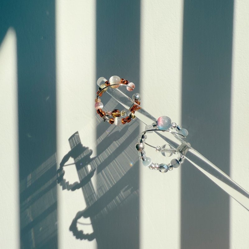 Room 1001 | 星流迹 • 两色 手工耳骨夹 - 耳环/耳夹 - 玻璃 