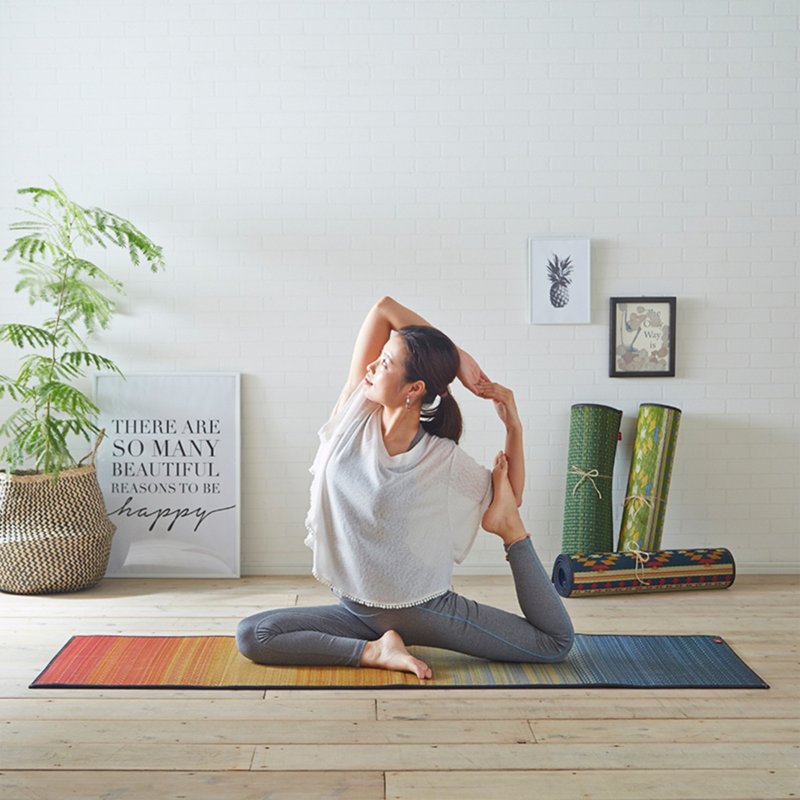 【质感瑜珈】蔺草瑜珈垫JOY 瑜珈垫大地色渐层美 轻便PVC材质易携 - 瑜珈垫 - 植物．花 