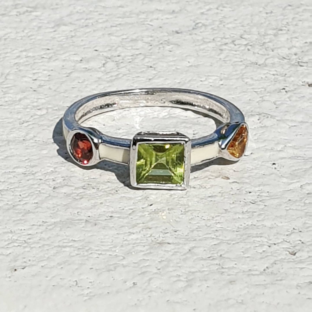 Peridot ring, Citrine, Garnet case Silver 925 enamel in white color - 戒指 - 宝石 多色