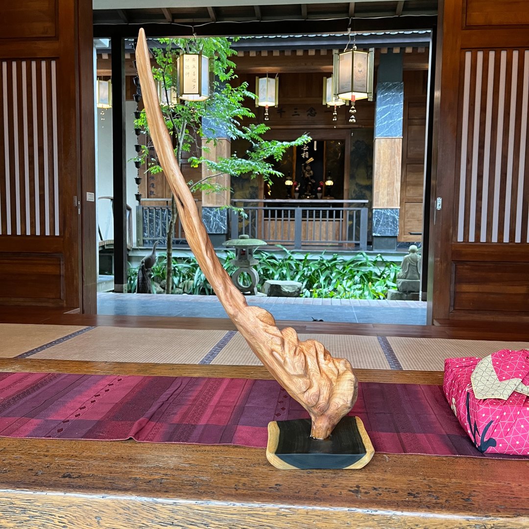 来仪　台湾桧木雕刻件　底座为巴拉圭绿檀 - 摆饰 - 木头 橘色