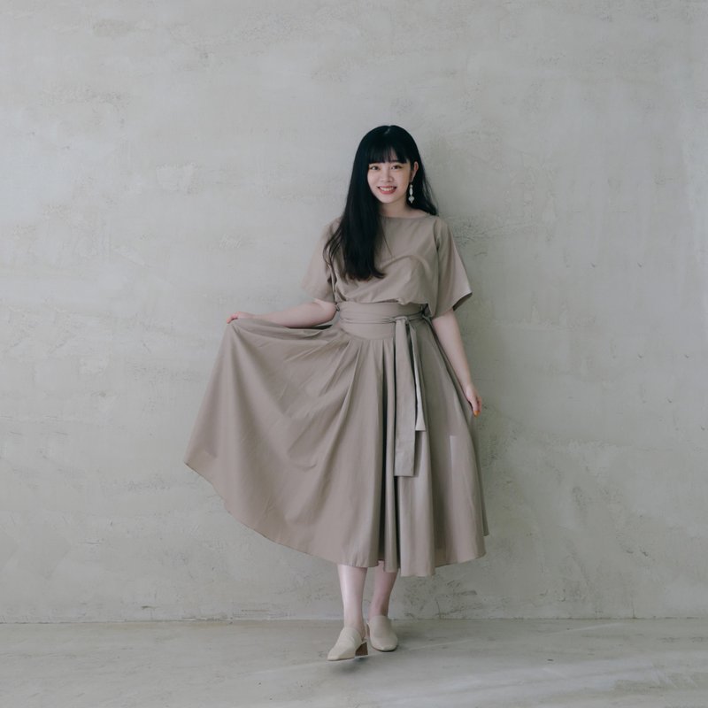 巴黎女伶大圆裙套装 - 洋装/连衣裙 - 其他材质 卡其色