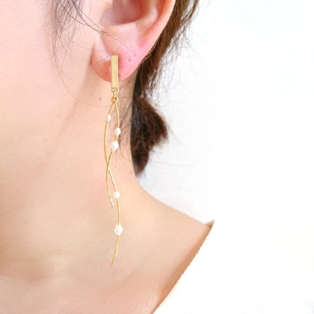 Double wave pearl Clip-On, earrings - 耳环/耳夹 - 其他金属 金色