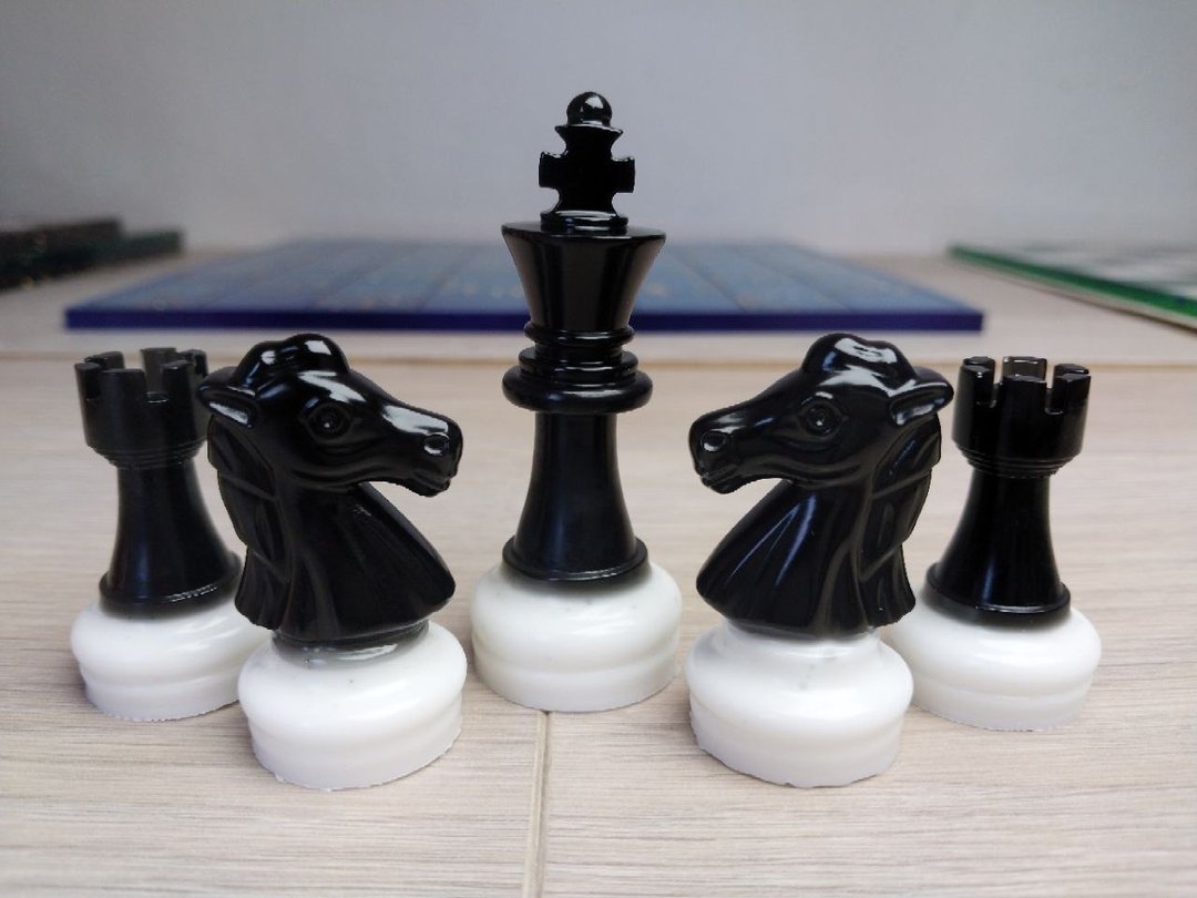 定制化树脂西洋棋套装附棋盘 |特大号尺寸 2.75 英寸（7 厘米）|环氧树脂 - 桌游/玩具 - 树脂 黑色